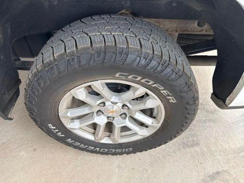 Summit White 2025 Chevrolet Silverado 1500 LT