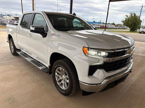 Summit White 2025 Chevrolet Silverado 1500 LT