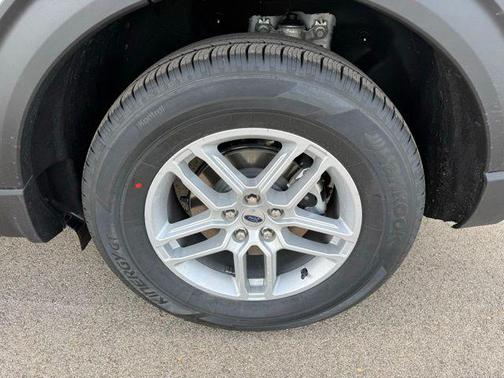Star White Metallic Tri-Coat 2026 Ford Explorer Active