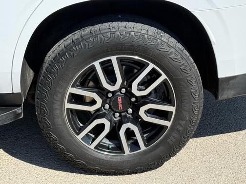 2023 GMC Yukon 4WD AT4