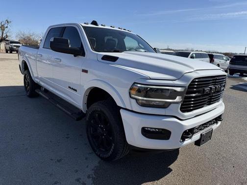 2022 RAM 2500 Laramie Crew Cab 4x4 6'4' Box