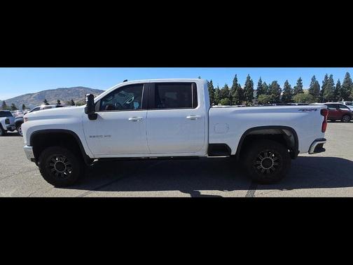 Summit White 2022 Chevrolet Silverado 2500 LT