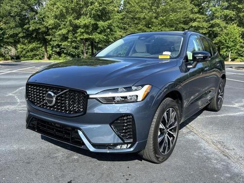 2024 Volvo XC60 B5 Core Dark Theme