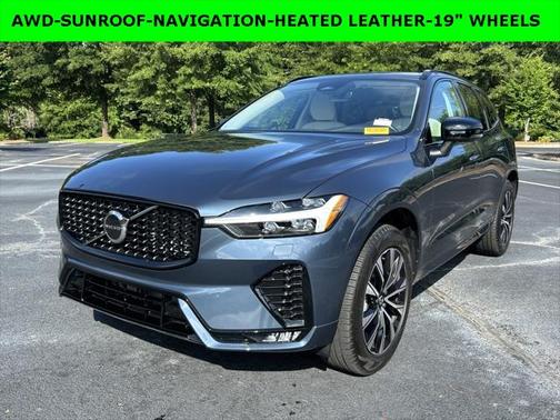 2024 Volvo XC60 B5 Core Dark Theme
