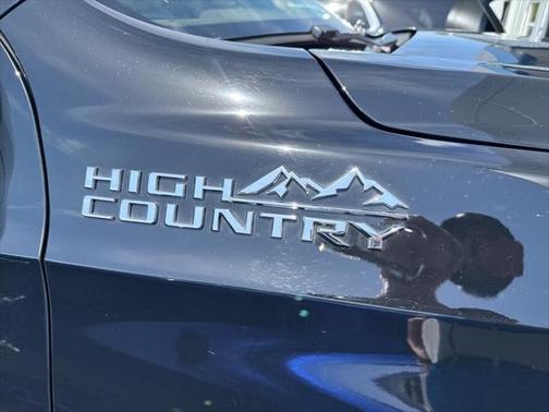 2021 Chevrolet Suburban 2WD High Country