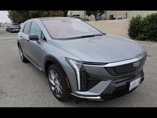 2025 Cadillac OPTIQ Luxury 1 AWD