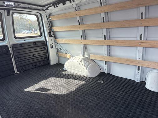 2024 GMC Savana 2500 Work Van