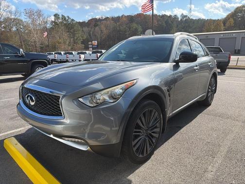 2017 INFINITI QX70 Base