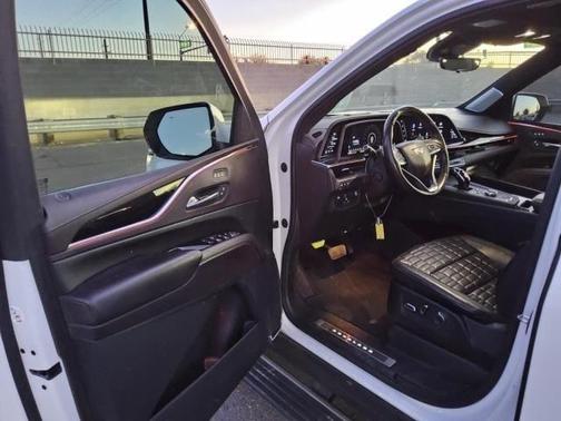 2022 Cadillac Escalade ESV Sport Platinum