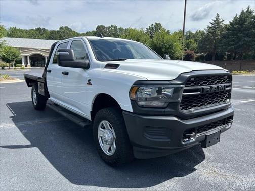 2023 RAM 2500 Tradesman Crew Cab 4x4 8' Box