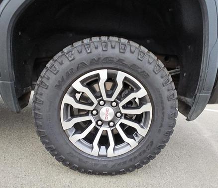 2023 GMC Sierra 1500 AT4