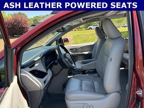 2019 Toyota Sienna Limited Premium