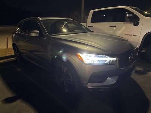 2020 Volvo XC60 T5 Momentum