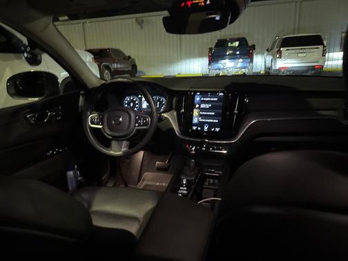 2020 Volvo XC60 T5 Momentum