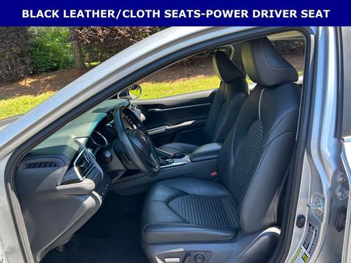 Celestial Silver Metallic 2018 Toyota Camry SE