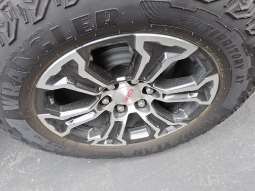 2023 GMC Canyon AT4