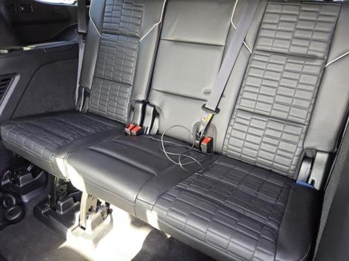 Crystal White Tricoat 2023 Cadillac Escalade Sport Platinum