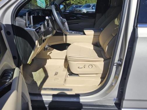 2024 Cadillac Escalade ESV Premium Luxury