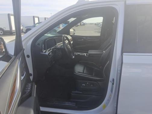 Crystal White Tricoat 2023 Cadillac Escalade ESV Premium Luxury