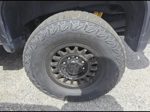 2024 GMC Sierra 2500 AT4