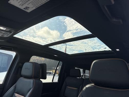 2021 GMC Yukon XL 4WD AT4