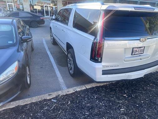 2018 Cadillac Escalade ESV Premium Luxury