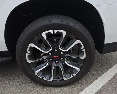 White Frost Tricoat 2024 GMC Yukon XL Denali