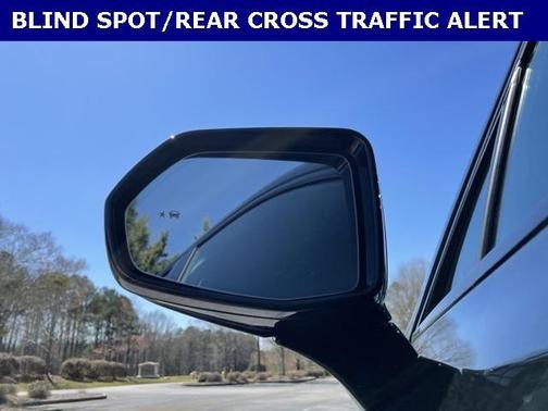 Photo 4 of 45 of 2019 Cadillac XT4 Sport