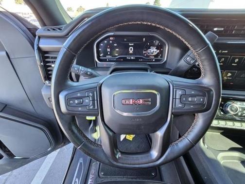 2024 GMC Sierra 2500 AT4