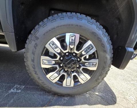 2025 GMC Sierra 2500 Denali