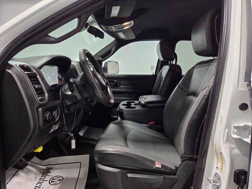 Bright White Clearcoat 2022 RAM 2500 Tradesman Crew Cab 4x4 6'4' Box