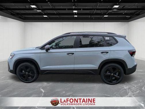 2025 Volkswagen Taos 1.5T SE Black