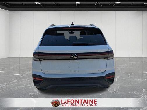 2025 Volkswagen Taos 1.5T SE Black