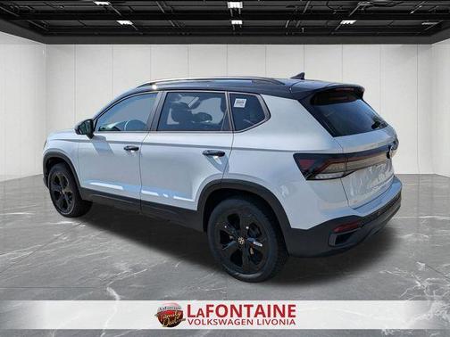 2025 Volkswagen Taos 1.5T SE Black