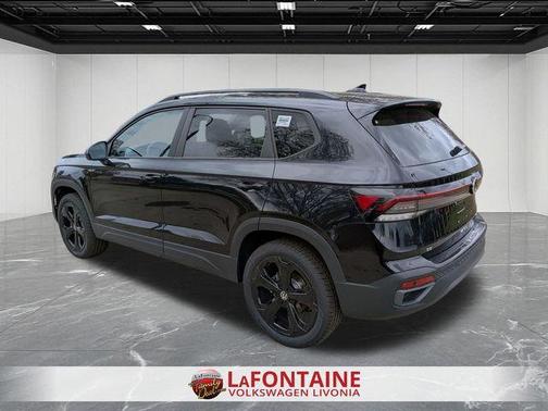 2025 Volkswagen Taos 1.5T SE Black