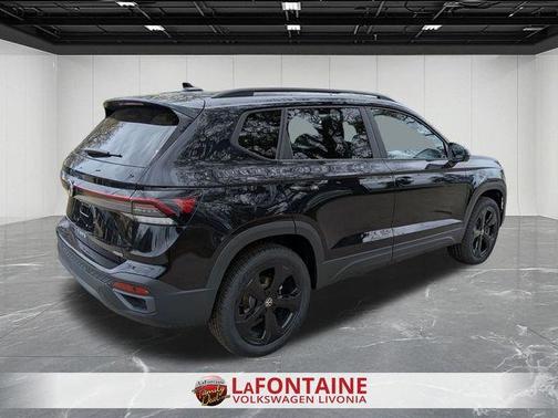 2025 Volkswagen Taos 1.5T SE Black