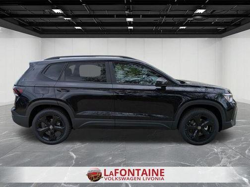 2025 Volkswagen Taos 1.5T SE Black
