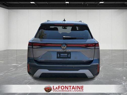 2025 Volkswagen Tiguan 2.0T SE
