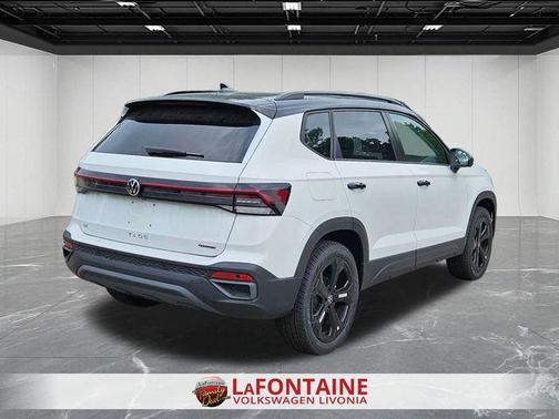 2025 Volkswagen Taos 1.5T SE Black