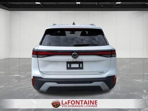 2025 Volkswagen Tiguan 2.0T SE