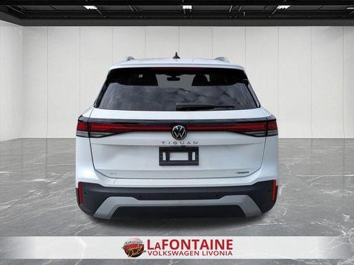 2025 Volkswagen Tiguan 2.0T SE