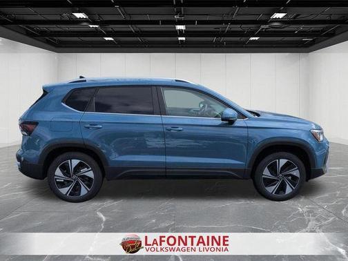 Monterey Blue Pearl 2026 Volkswagen Taos 1.5T SE