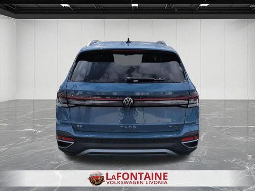 Monterey Blue Pearl 2026 Volkswagen Taos 1.5T SE