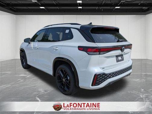 2025 Volkswagen Tiguan 2.0T SE R-Line Black