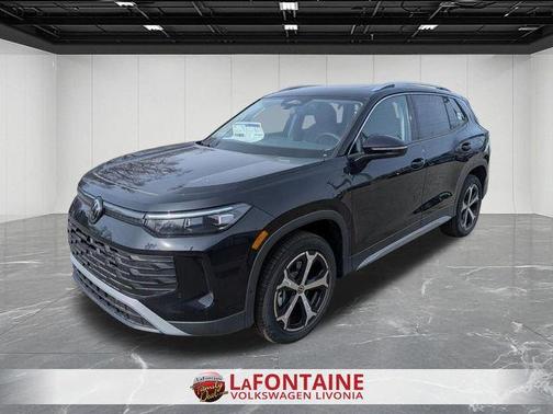 Deep Black Pearl Effect 2025 Volkswagen Tiguan 2.0T SE SUV