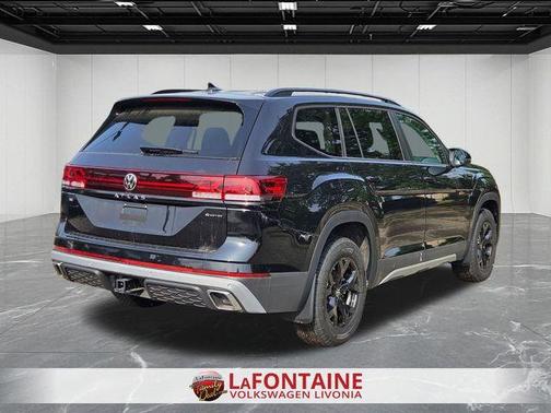 2025 Volkswagen Atlas 2.0T Peak Edition