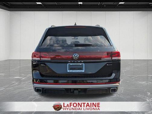 2024 Volkswagen Atlas 2.0T Peak Edition SEL