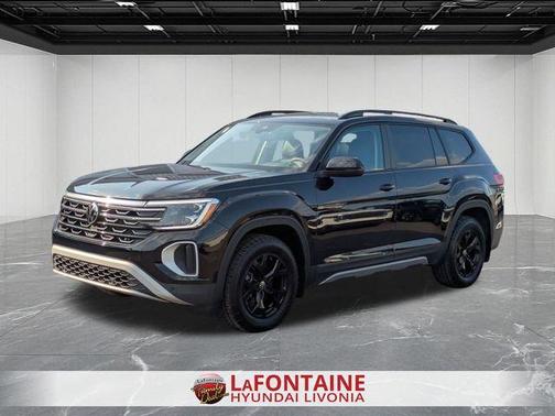 2024 Volkswagen Atlas 2.0T Peak Edition SEL