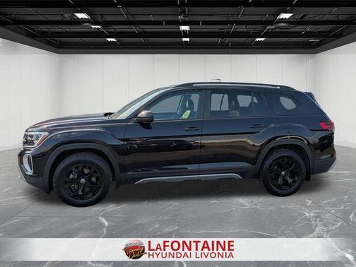 2024 Volkswagen Atlas 2.0T Peak Edition SEL