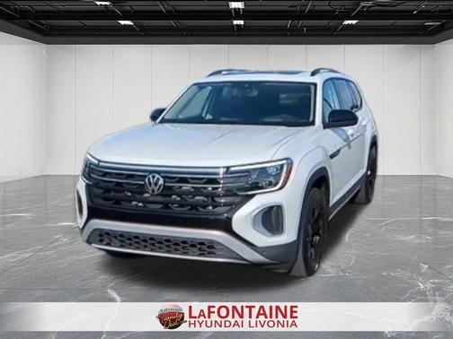 2024 Volkswagen Atlas 2.0T Peak Edition SEL